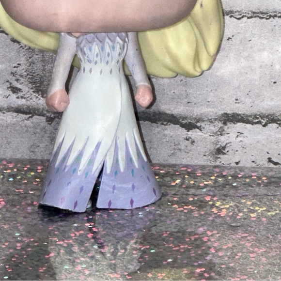 Funko POP! Frozen II ELSA #597 Vinyl Figure 2019 - Picture 3 of 10